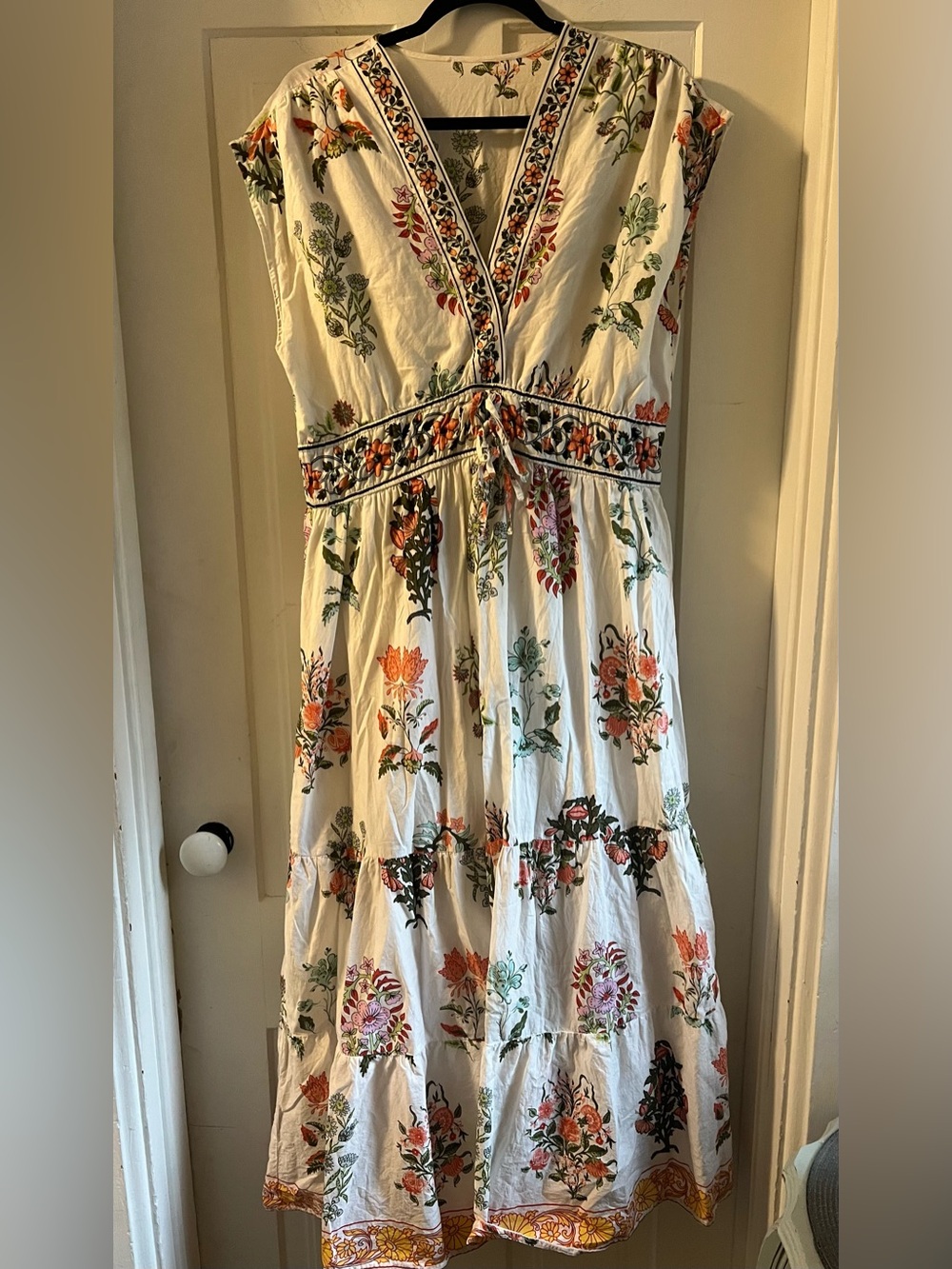 CeCe Brand White Floral V-Neck Maxi Dress